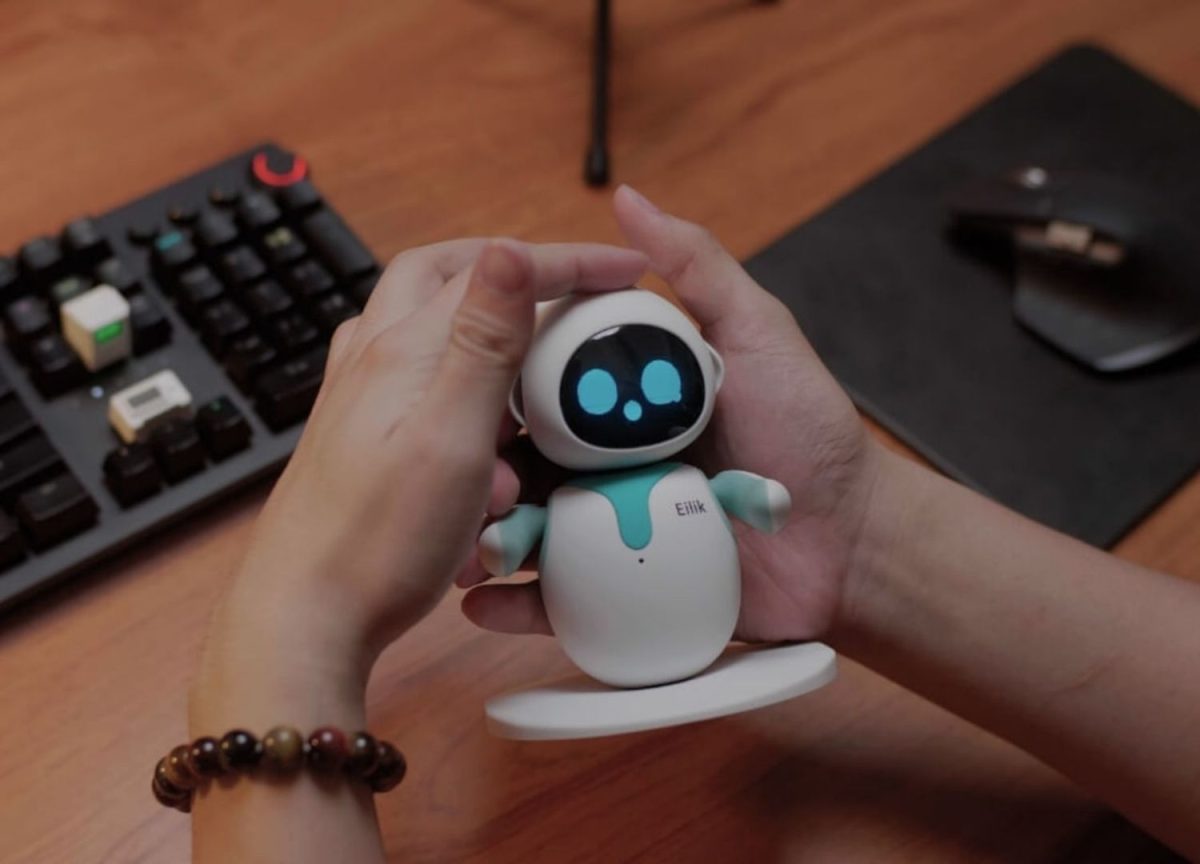 Eilik le robot émotionnel pour le bureau