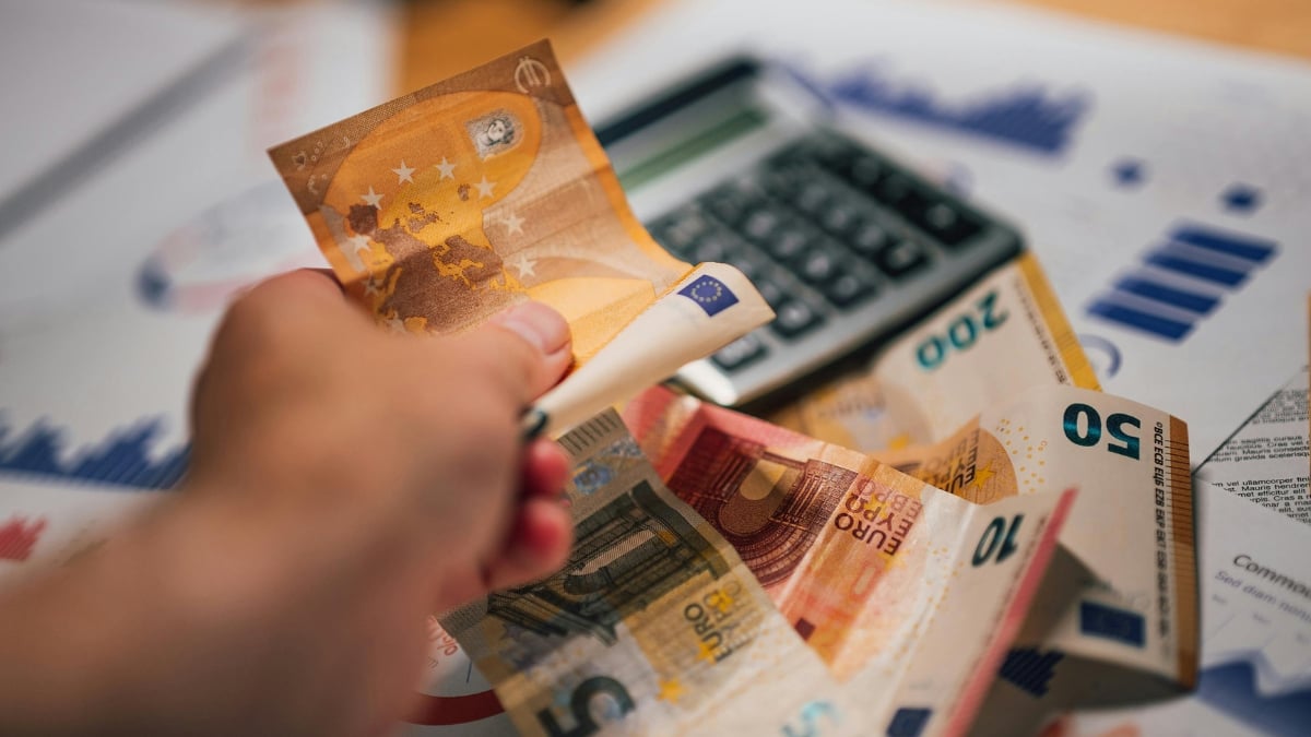 France Travail, 570 €