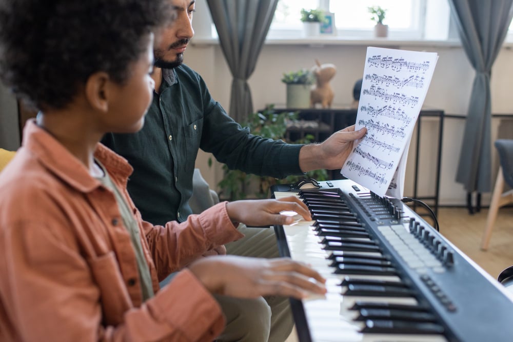Apprendre le piano : par où commencer quand on débute ?